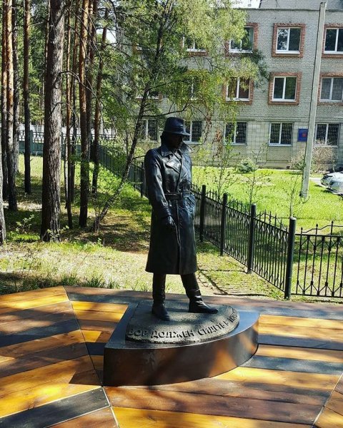 Глебу Жеглову установили памятник в парке Ангарска