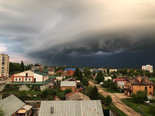 «Зловещее» небо над Ельцем поразило пользователей Сети