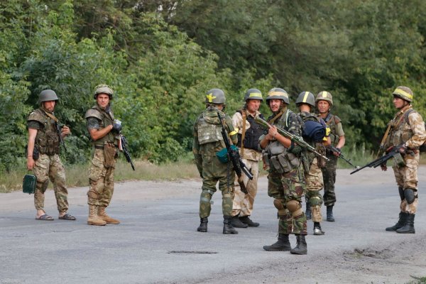 Эксперт: Украина в июне может начать войну в Донбассе