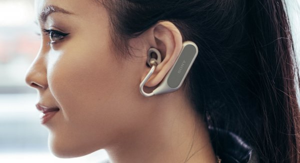 Sony презентовала в России полностью беспроводную гарнитуру Xperia Ear Duo