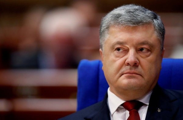 «Вноси в базу «Миротворца», но я еду в Крым»: Украинцы ответили Порошенко