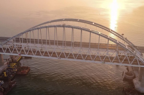 В Совфеде отозвались об идее Ефремова отдать Крымский мост Украине