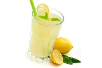 Названы целебные свойства лимонного сока