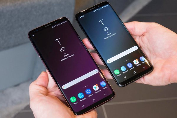 В Сети появились фото Samsung Galaxy S10