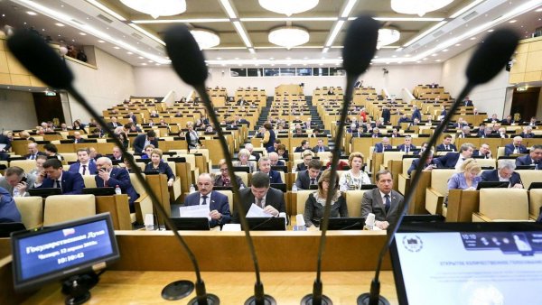 В Совфеде отказались приравнять зарплаты депутатов к средним по России