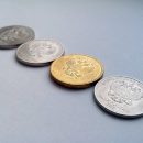 В дни матчей ЧМ-2018 в ростовских банках меняют рубли на памятные купюры