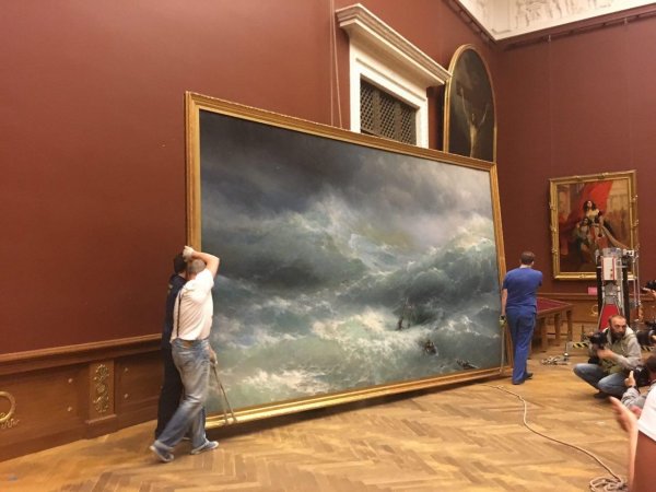 В Крыму нашли картины Айвазовского на затонувшем в XIX веке корабле