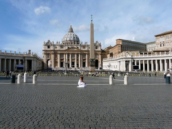 Экс-дипломата Ватикана приговорили к тюремному заключению за хранение детского порно