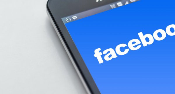 Facebook купил стартап для борьбы с фейковыми новостями