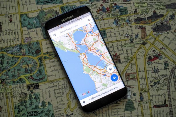 Google Maps начал отслеживать перемещение общественного транспорта