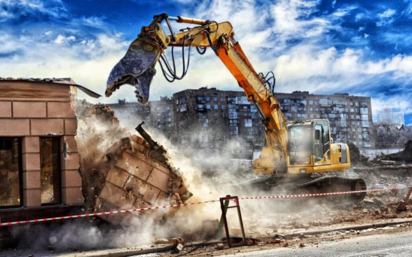 Когда и в каких случаях необходимо разрешение на демонтаж зданий?