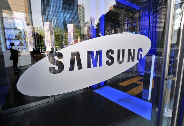 Компанию Samsung оштрафовали на 400 млн долларов за нарушение патента Компанию Samsung оштрафовали на 400 млн долларов за нарушение патента