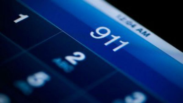 iPhone передаст координаты службе спасения звонившего на 911 iPhone передаст координаты службе спасения звонившего на 911